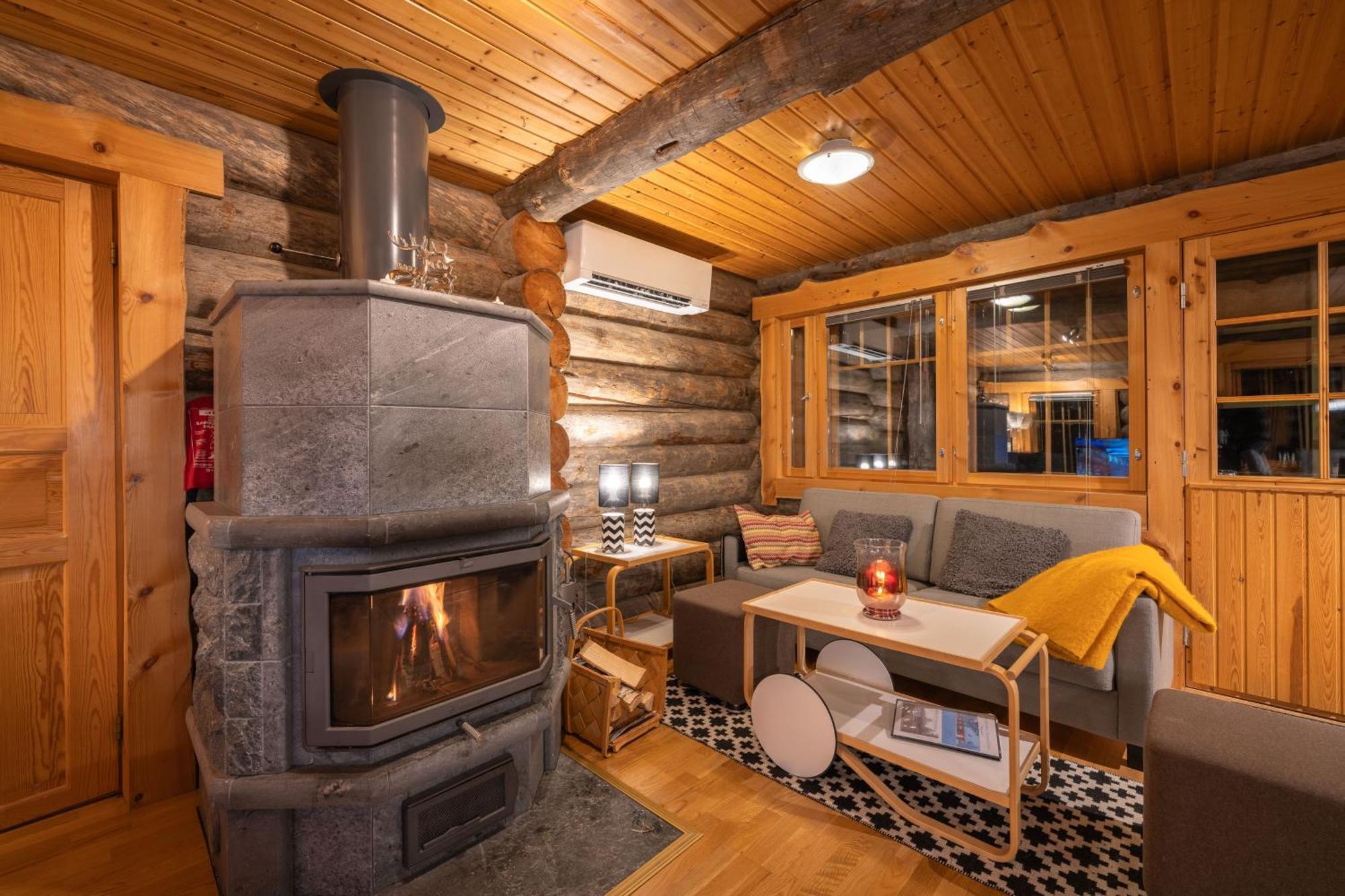 Kuukkeli Log Houses Villa Aurora "Pupula" ซาริเซลกา ภายนอก รูปภาพ